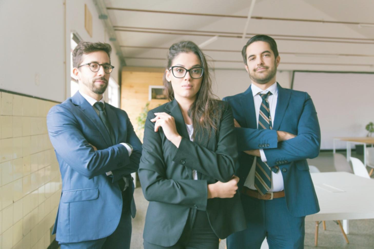 SEO analitik eğitim materyalleri ve veri analiz ekranları